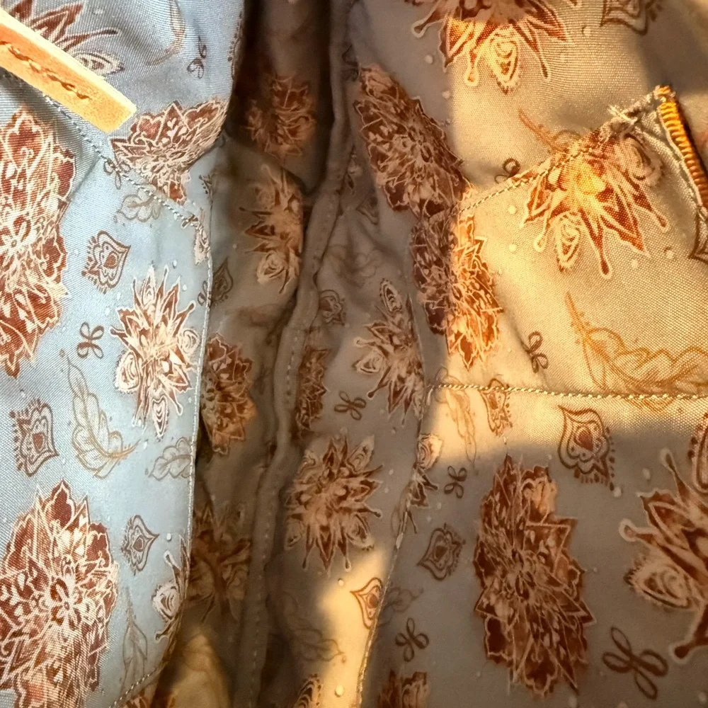 HOBO Olive Green Round Leather Crossbody Zippered Bag - Picture 8 of 9